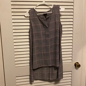 Sleeveless high low dress shirt